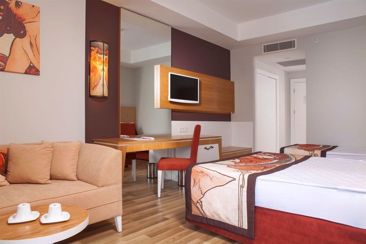Hotel Side Orange Palace ภายนอก รูปภาพ